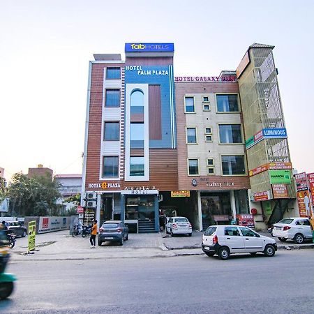 Fabhotel Palm Plaza Zirakpur Exterior foto
